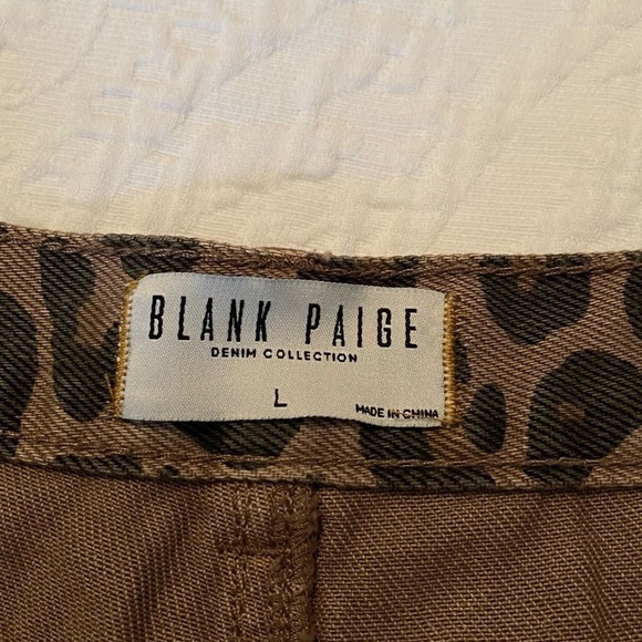 Blank Paige Leopard Distressed High Rise Denim Shorts - Large - Picture 4 of 14